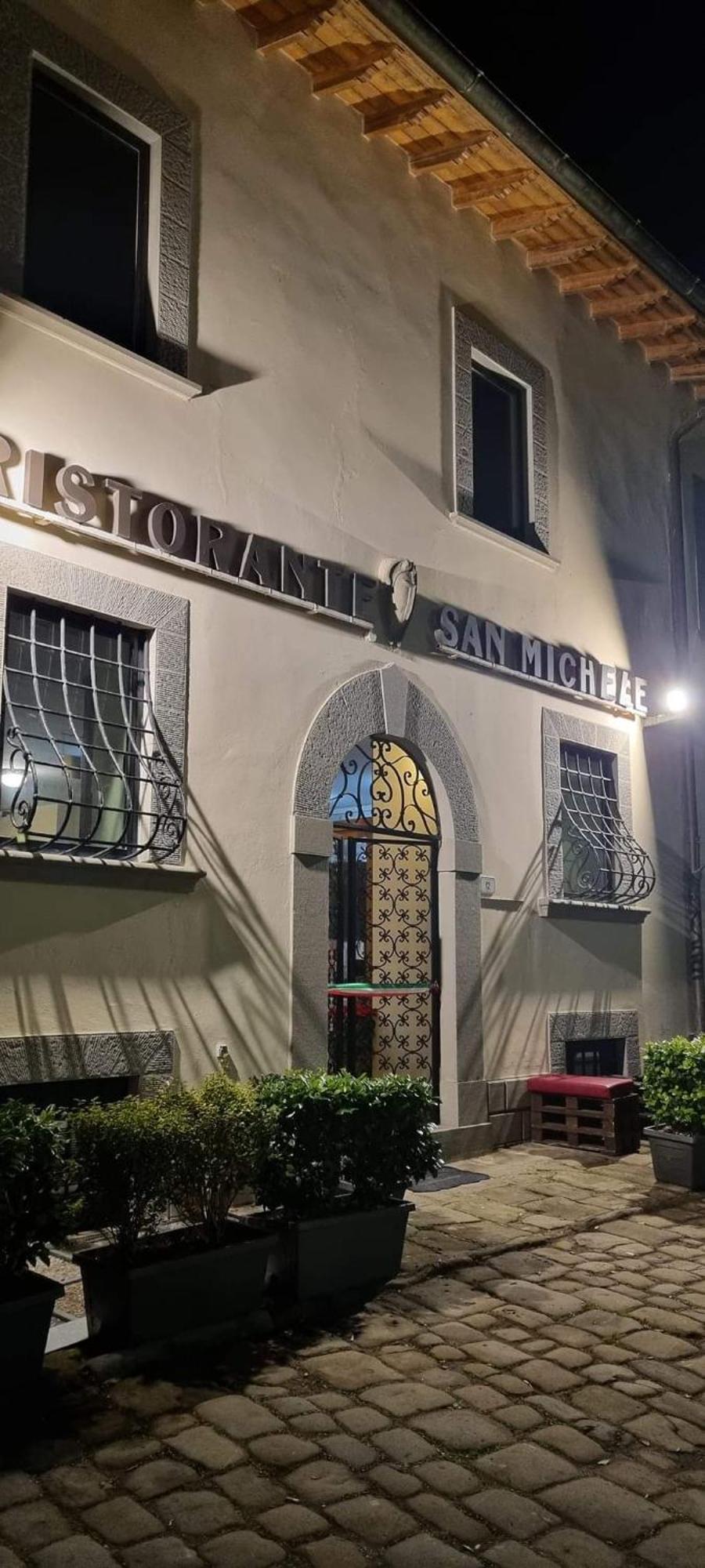 فندق La Grotta San Michele Montevettolini المظهر الخارجي الصورة