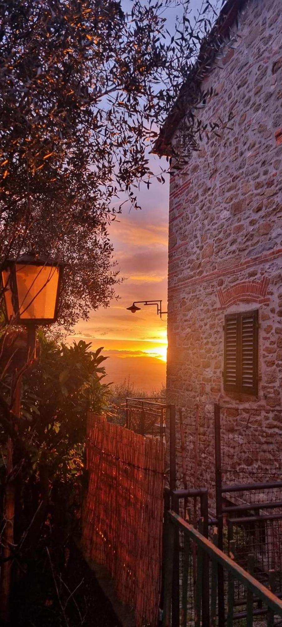 فندق La Grotta San Michele Montevettolini المظهر الخارجي الصورة