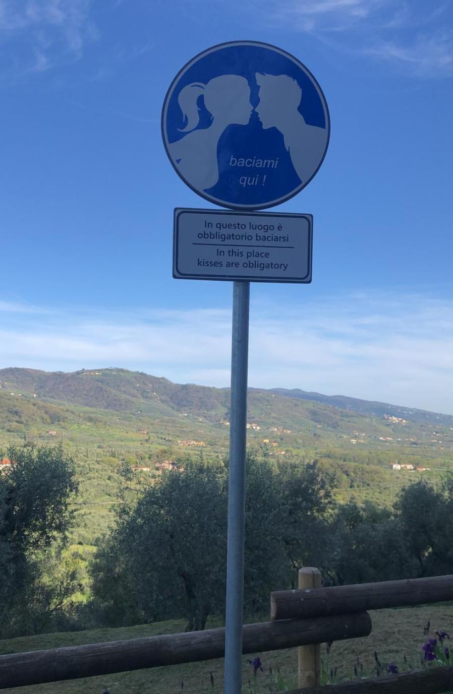 فندق La Grotta San Michele Montevettolini المظهر الخارجي الصورة